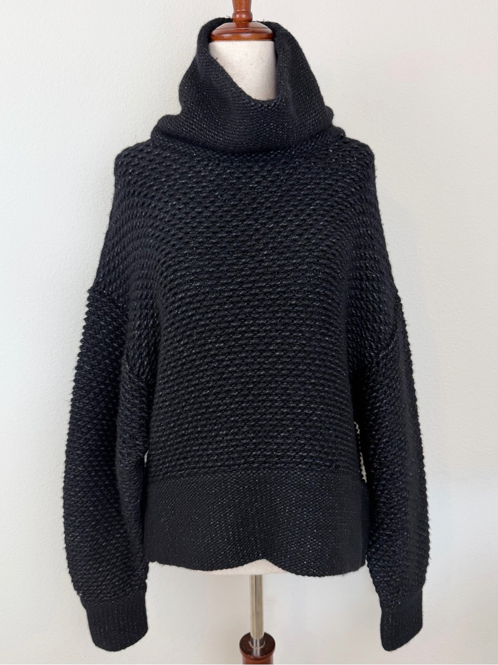 HELMUT LANG Black Wool Blend
Apex Oversized Turtleneck Sweater Size Medium